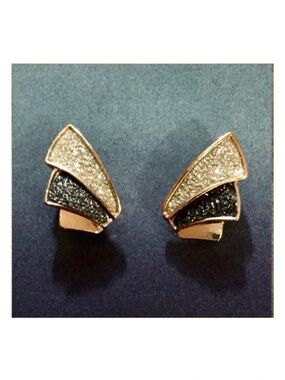 NWT Sparkly Winged Deco Stud Earrings